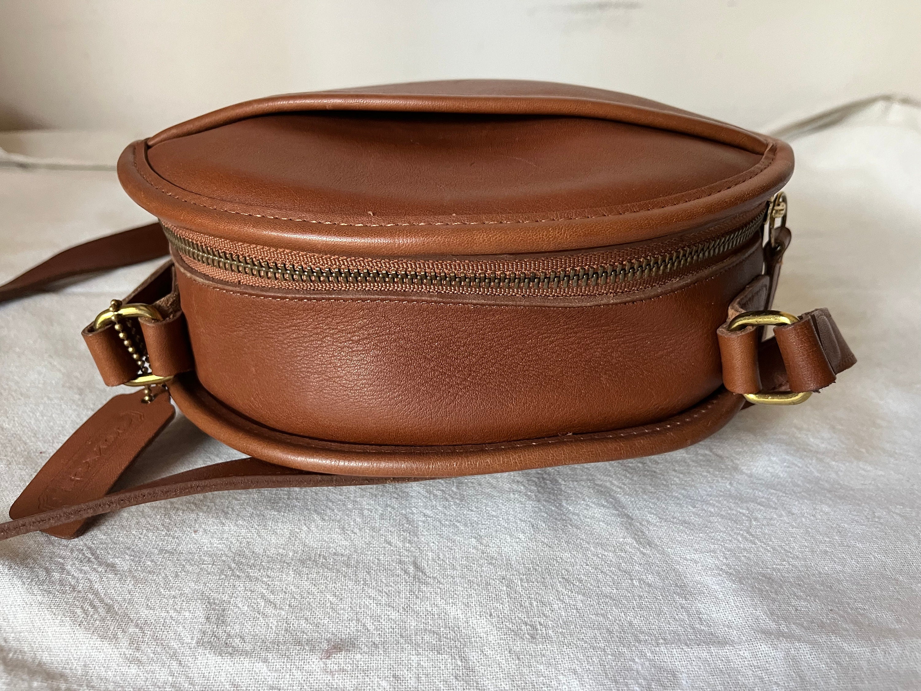 Vintage Coach Brown Leather Shoulder Moon Shape Crossbody Bag 9901