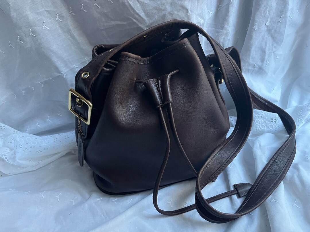 バッグ Vintage Coach Lula's Legacy Mahogany USA Vintage COACH Lula's Legacy Mahogany Leather Drawstring