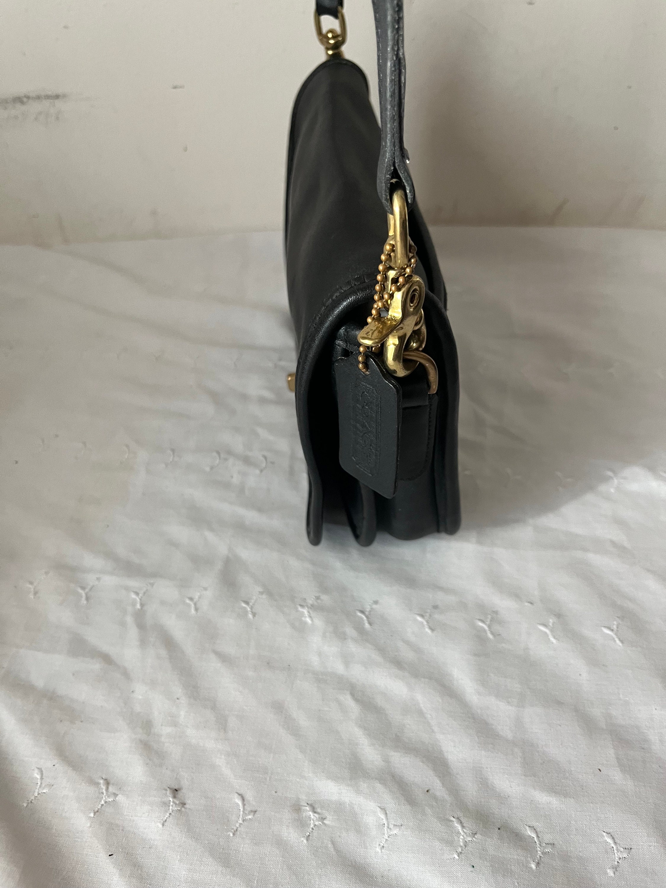 Vintage Coach Black Leather Pocket Purse 9755 Legacy Vintage Coach Black Leather Pocket Purse 9755 Legacy