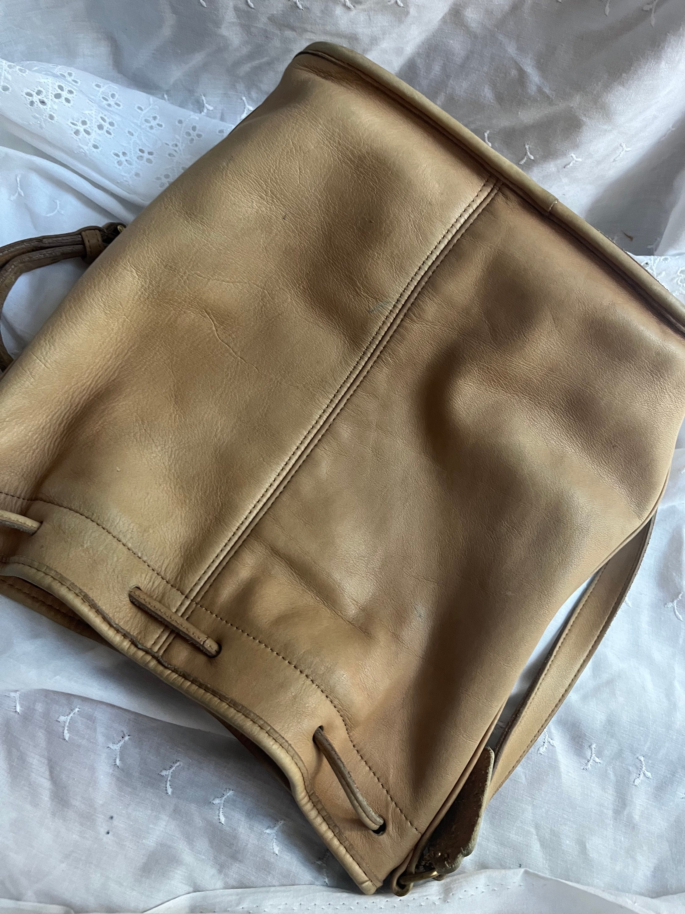 Vintage Old Coach Tan Leather Drawstring Sac Crossbody Bucket Bag 