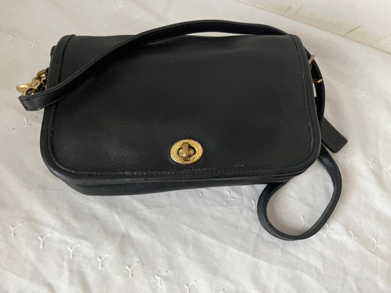 Vintage Coach Black Leather Pocket Purse 9755 Legacy