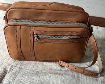 バッグ Old Coach Brown Leather Shoulder Bag Vintage 1990s COACH 9990 Brown Leather Crossbody Bag / Pouch