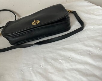 Vintage Coach Black Leather Pocket Purse 9755 Legacy Shoulder