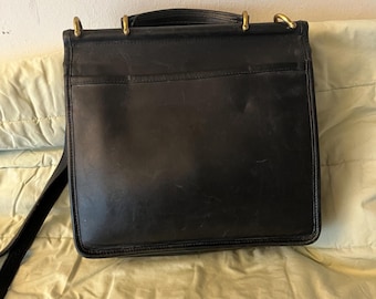 Vintage Coach #9927 Black Leather Willis Trunlock Shoulder Cross
