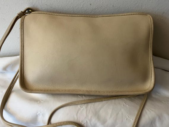 COACH Cream Bone Leather Basic Bag Zip Clutch Vin… - image 4