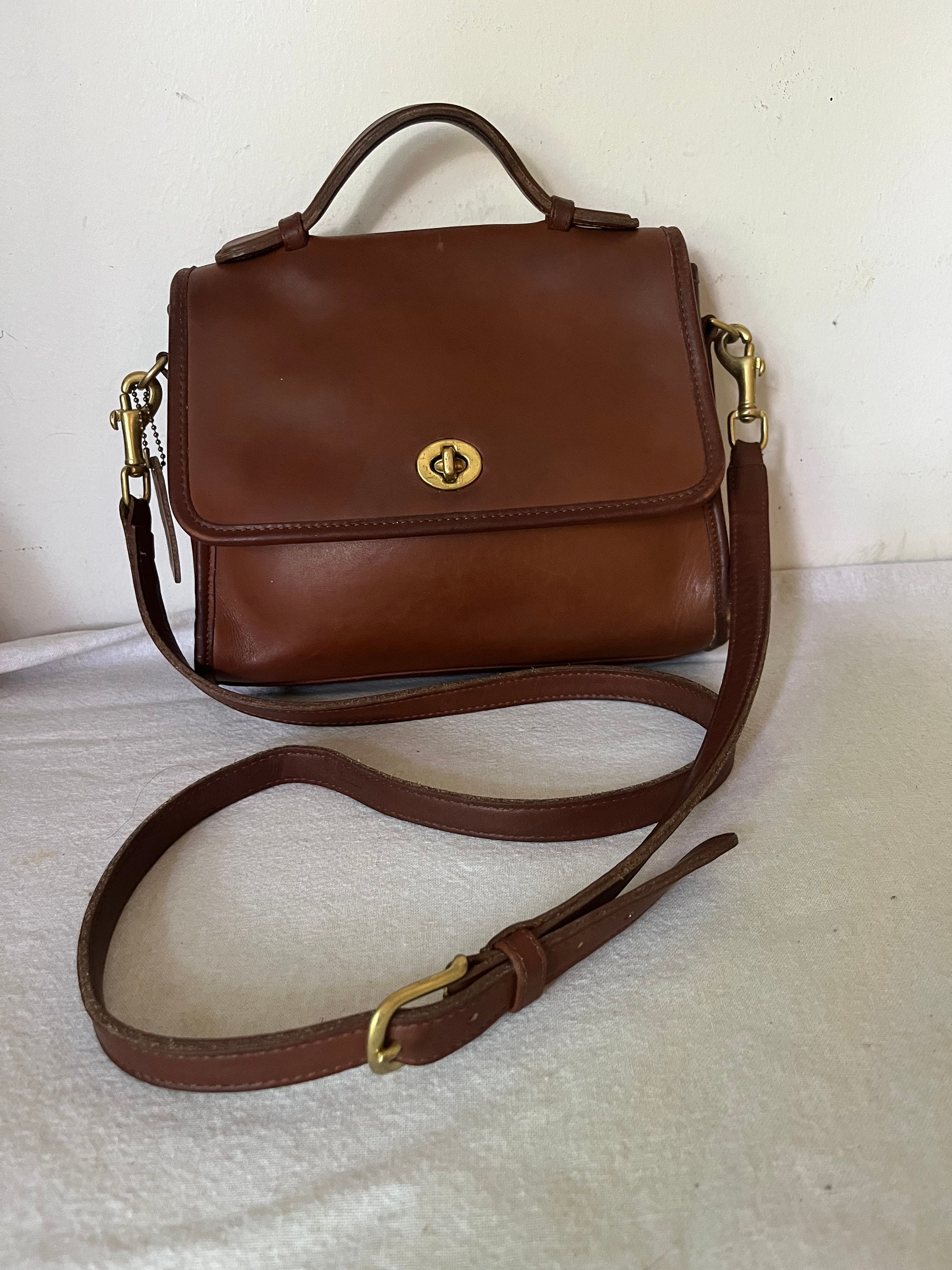 Vintage Coach British Tan Leather Court Bag Crossbody Shoulder