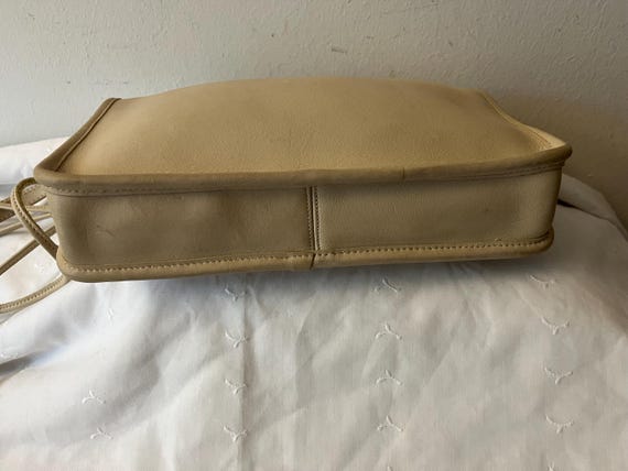 COACH Cream Bone Leather Basic Bag Zip Clutch Vin… - image 6