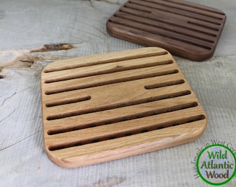 Solid Oak & Walnut Trivet: Rustic Modern Pot Holder (27 x 17cm)