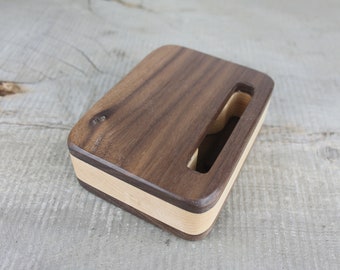 Supporto Per Telefono + Amplificatore / CHESTER 33 - Altoparlante E Sistema Dock In Legno Di Noce E Acero - Tecnologia Regalo Per L'inaugurazione Della Casa - Smartphone E Tablet - Italia