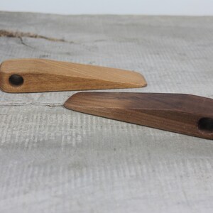 Nogal macizo y olmo puerta se detiene puerta de madera | Etsy