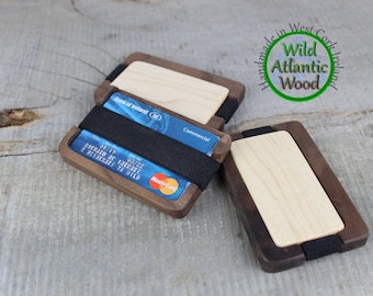 Minimalistischer schlanker Kreditkartenhalter aus Holz, handgefertigt aus Walnuss und Ahorn, personalisiertes individuelles Geschenk, ändern Sie Ihre Lederbrieftasche