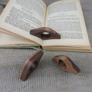 Wood Book Page Holder, Book Buddy, Thumb Page Holder, Book Lover Gift, Reading Aid, Personalized Gift image 5