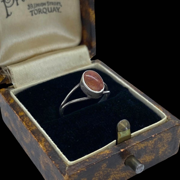 Antique Vintage Art Deco Sterling Silver Carved Jasper Pinky Ring Sz 3.25 0.9g