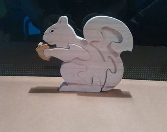 Puzzle: The squirrel (wood pine)