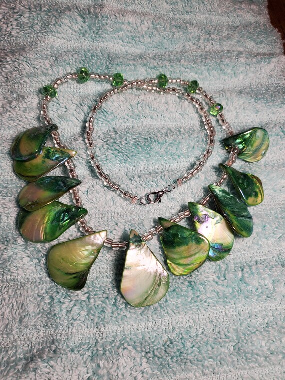 Green shell deals necklace