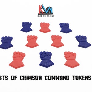 Peut inclure: Dix jetons de jeu, cinq rouges et cinq bleus, en forme de poing. Les jetons sont pour un jeu appelé "Fists of Crimson Command Tokens".