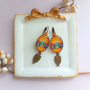 Boucles d'oreilles cabochon 18x25 mm dormeuse en alliage métalique couleur bronze, cabochon en verre jaune et orange petites chouettes image 6