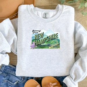 New Hampshire Vintage Sweatshirt Postcard Vintage Fall Crewneck Lilac Summer Roadtrip Autumn Vintage Style Gift NH
