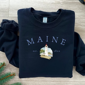 Maine Sweatshirt Crewneck Watercolor Shoreline Iconic Maine Lighthouse Acadia Autumn Summer Roadtrip Vintage Crewneck Coastal Charm