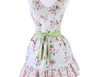 Retro Chic Green Apron with Charming Ruffle Detail