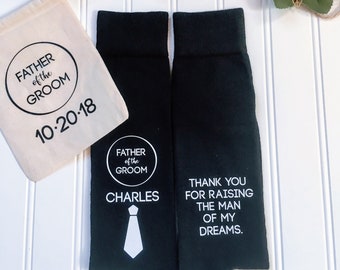 Father of the groom gift, personalized father of the groom gift , father of the bride socks, wedding party gifts, groomsmen gift.