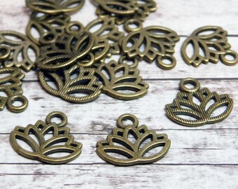 Lotus Flower Charm - Metal Charms - Bronze Charms - Yoga Charms - Floral Charms - 15x17mm - 10pcs - (5685)