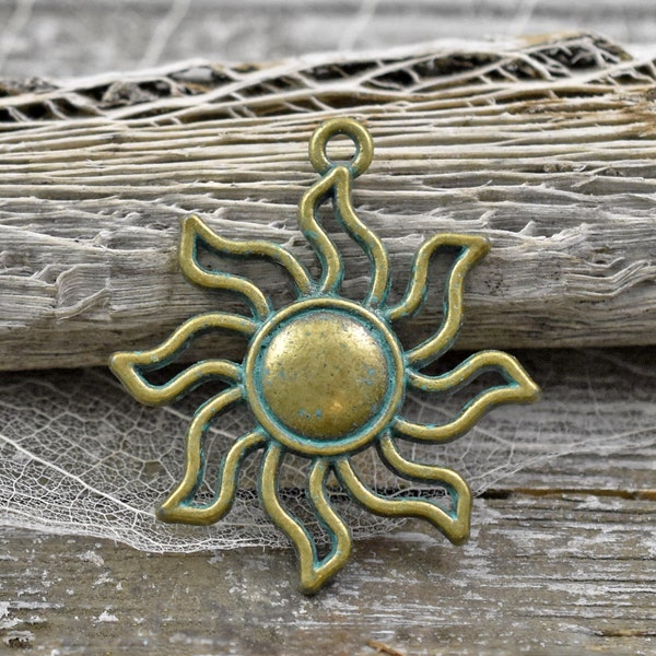 Sun Pendant - Bohemian Pendant - Metal Pendant - Bronze Patina - Green Patina - 34x31mm - 10pcs - (B541)