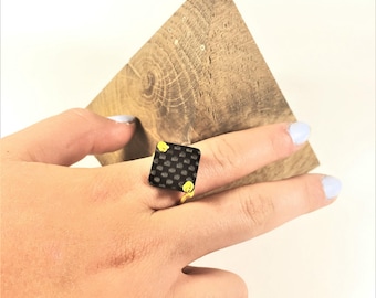 100% Carbon Fiber Ring Jewel Plain Wave and Glossy Finish Sizes Jewels with Leather Wire for Men Women Girl Boy