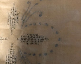 Delicate Table Runner