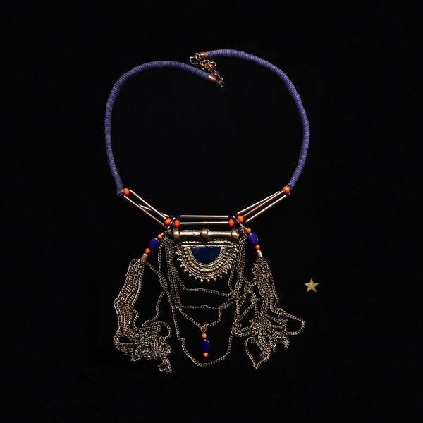 Collier ancien indien avec chaine et pendentif en métal doré et bronze