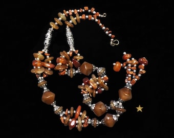 Collier ancien Indien en agate et pierre de soleil