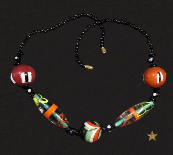 Colliers sautoir pendentif poupée robe (x12