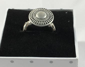 button ring