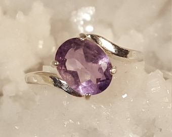 Amethyst Solitaire Ring, Natural Amethyst Ring, Size 6.0, Silver Ring, Gemstone Ring, Purple Stone  Ring, Silver 925 Ring with Stone.