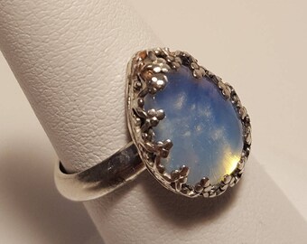 Moonstone Ring in Silver
