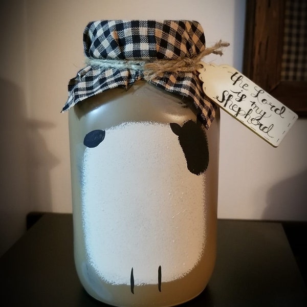 Hand painted Primitive Sheep Mason Jar, salt box sheep, Farmhouse Mason Jar, Rustic Sheep, Grungy sheep