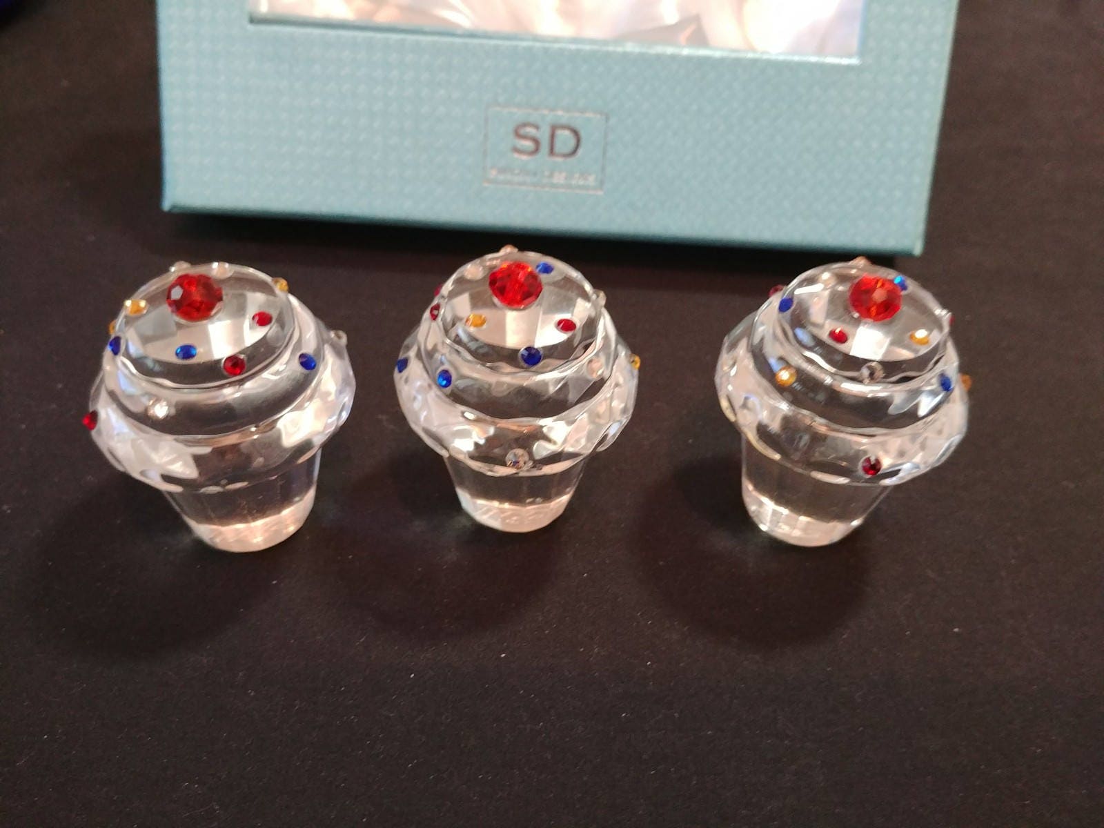 Simon Designs Faceted Crystal Cupcake Paperweight Rhinestones Cut 