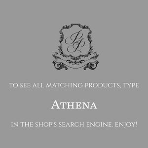 Op de afbeelding: Zwart-witte illustratie van een wapenschild met de letters "GP" erin. De tekst "TO SEE ALL MATCHING PRODUCTS, TYPE ATHENA IN THE SHOP'S SEARCH ENGINE. ENJOY!" staat onder het wapenschild.
