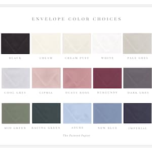 Op de afbeelding: Een grafiek met 15 verschillende envelopkleuren voor huwelijksuitnodigingen. De kleuren omvatten zwart, cr&egrave;me, cr&egrave;mepuff, wit, lichtgrijs, koel grijs, cipria, poederroze, bordeauxrood, donkergrijs, middengroen, racegroen, azuurblauw, nieuw blauw en keizerlijk. De tekst "The Painted Papier" staat onderaan de grafiek.