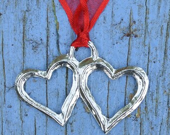 Adorno navideño en forma de corazones, hecho a mano, en peltre, fabricación artesanal francesa, de Les Etains de Jumilhac