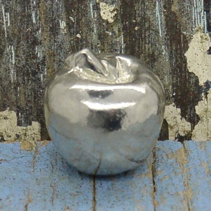 Figurine Pomme, Pomme Miniature, Faite Main, en Etain. Fabrication Française, Par William Sturt, Des
