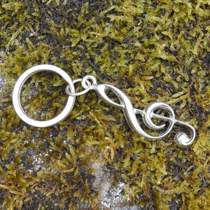 Treble Clef Keyring, Treble Clef Keychain, Handmade, by William Sturt, in Fine Pewter