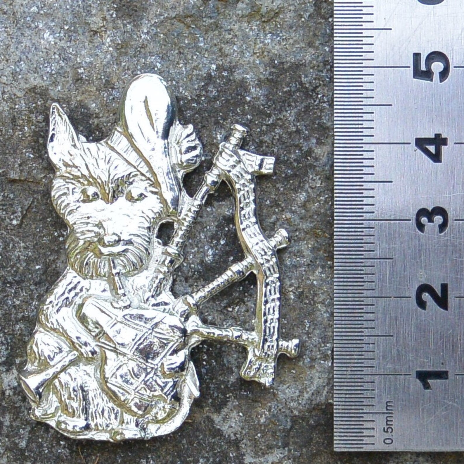Scotty Dog With Bagpipes Brooch – Handcast Fine Pewter, Lead-Free, Handmade By William Sturt - View #10