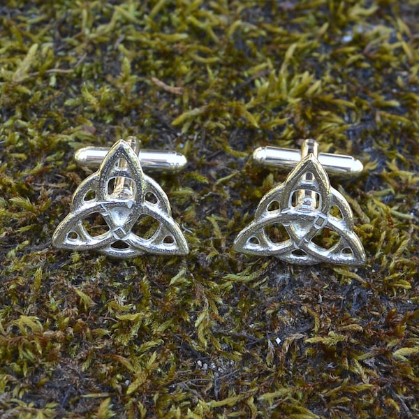 Boutons de Manchette Noeud Trinité, Boutons de Manchette Triquetra, Faits a la Main, en Etain, par Les Etains de Jumilhac