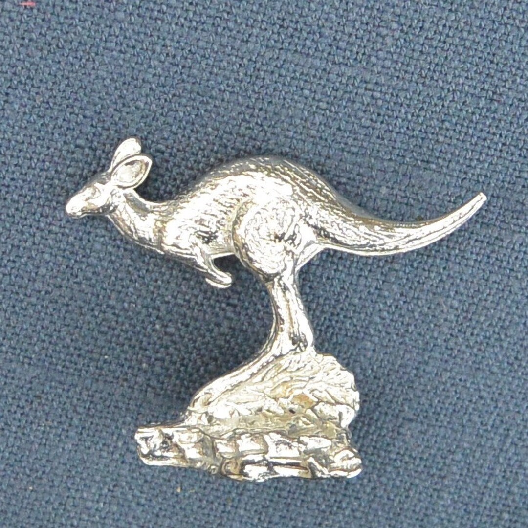 Spilla In Peltro Greyhound O Whippet Fatta A Mano Da William Sturt, Regalo In Scatola Di Lusso