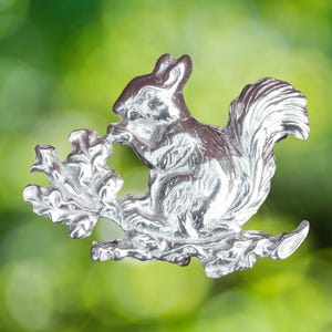 Eichhörnchen Brosche, Zinn-brosche, handgegossen, aus deutschem Zinn, von William Sturt