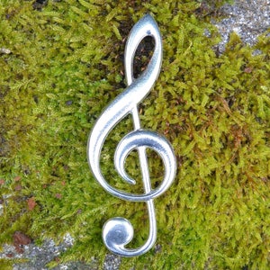 Handcrafted Treble Clef Brooch In Fine Pewter - Musical Jewelry Gift By William Sturt