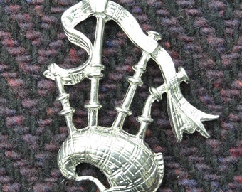 Broszka z dudami, broszka szkocka, wykonana ręcznie w Les Étains de Jumilhac