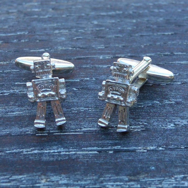 Boutons de Manchette Robot, Fabrication Artisanale Francaise par William Sturt aux Etains de Jumilhac