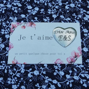Porte-Bonheur Coeur Personnalisable, Coeur Noces de Dix Ans, en Étain. Fabrication Artisanale Française, par Les Etains de Jumilhac